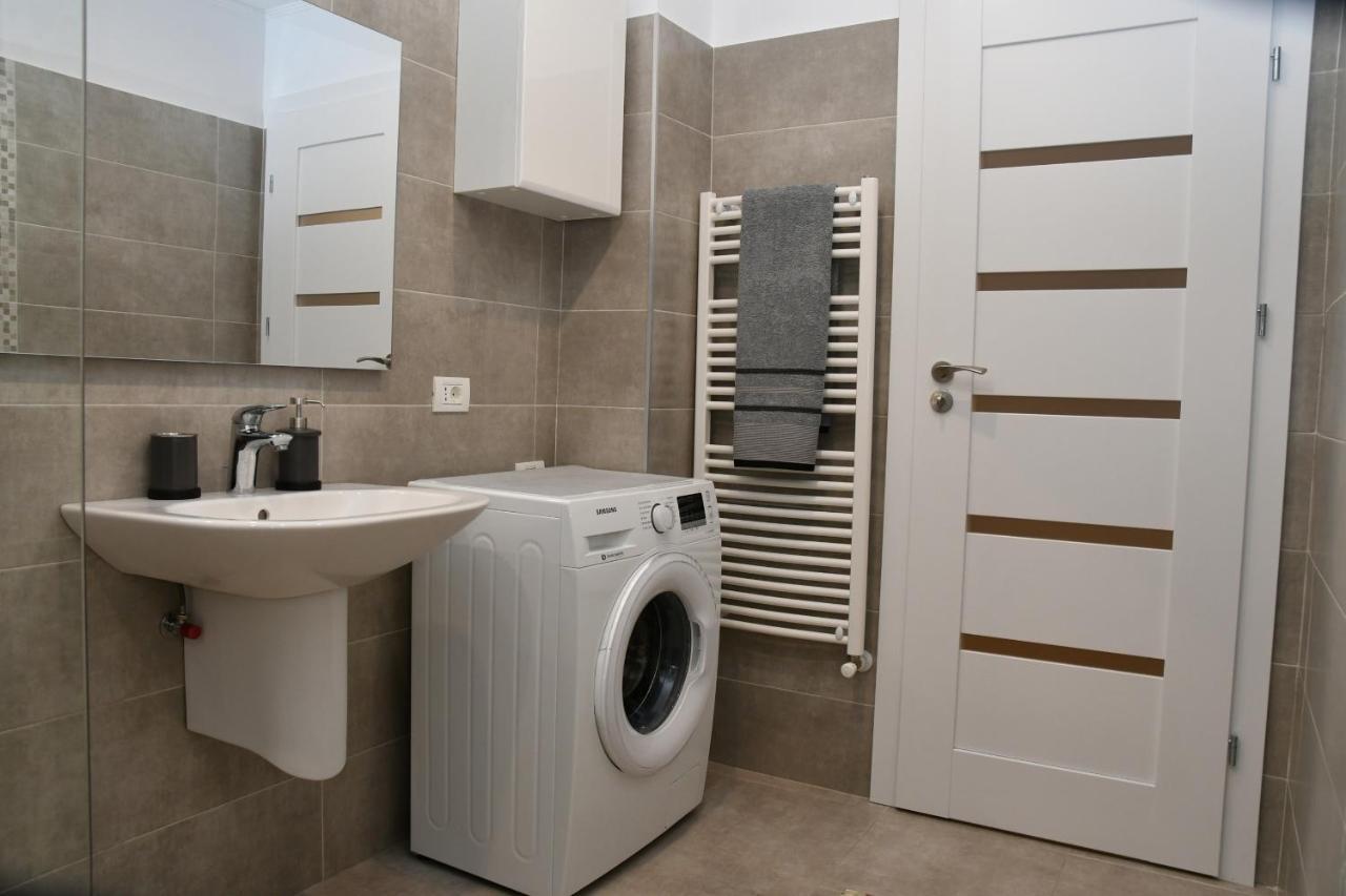 Toporasi Apartament Διαμέρισμα Κραϊόβα Εξωτερικό φωτογραφία
